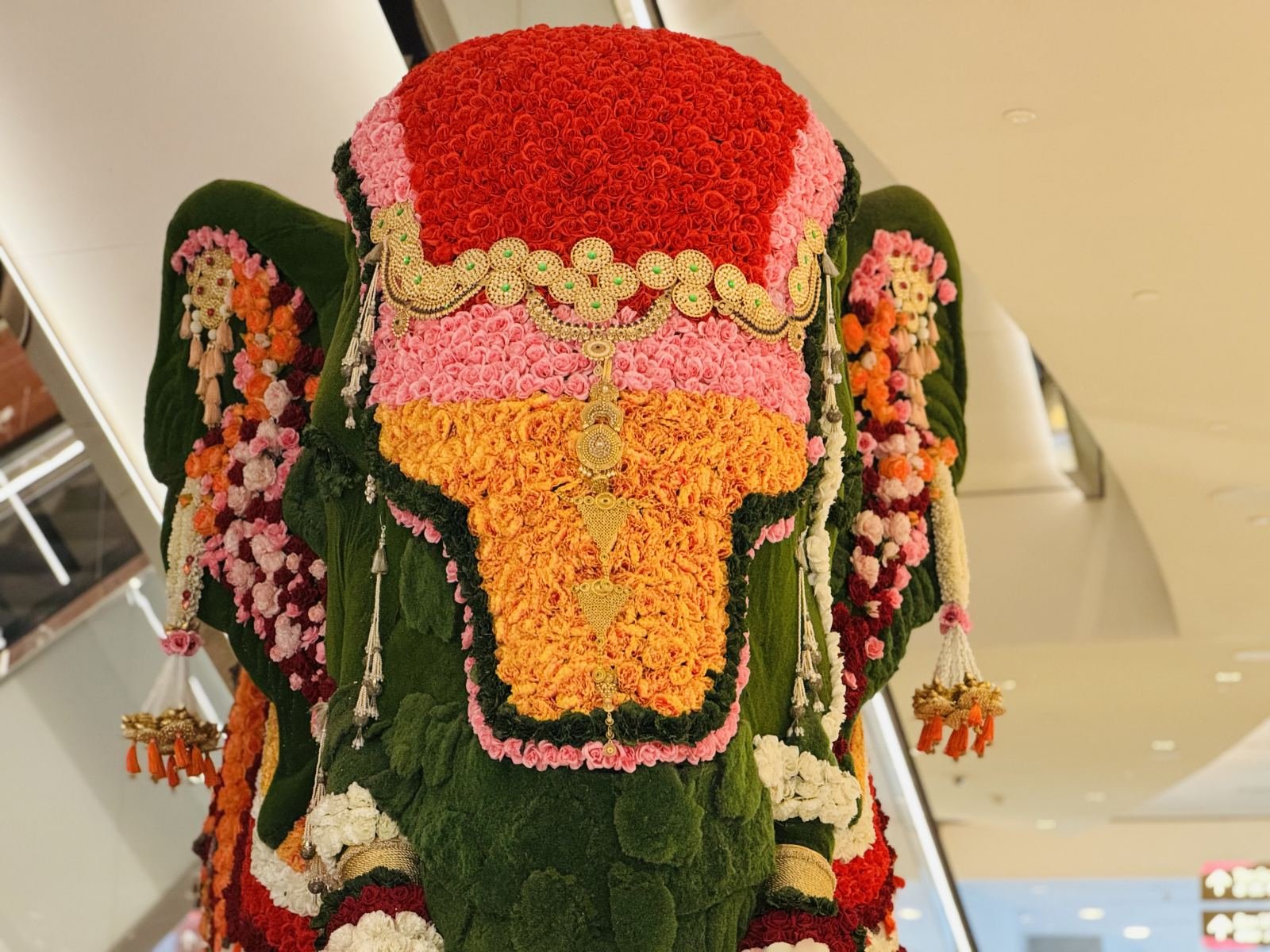 Floral elephant sculpture decoration